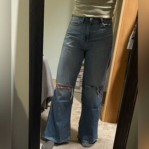American Eagle distressed jeans